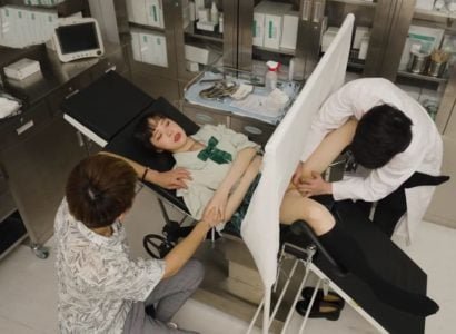 Шутка с грудью соседа, полная удовлетворенности
