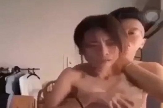 Ебать девушку рядом с киской